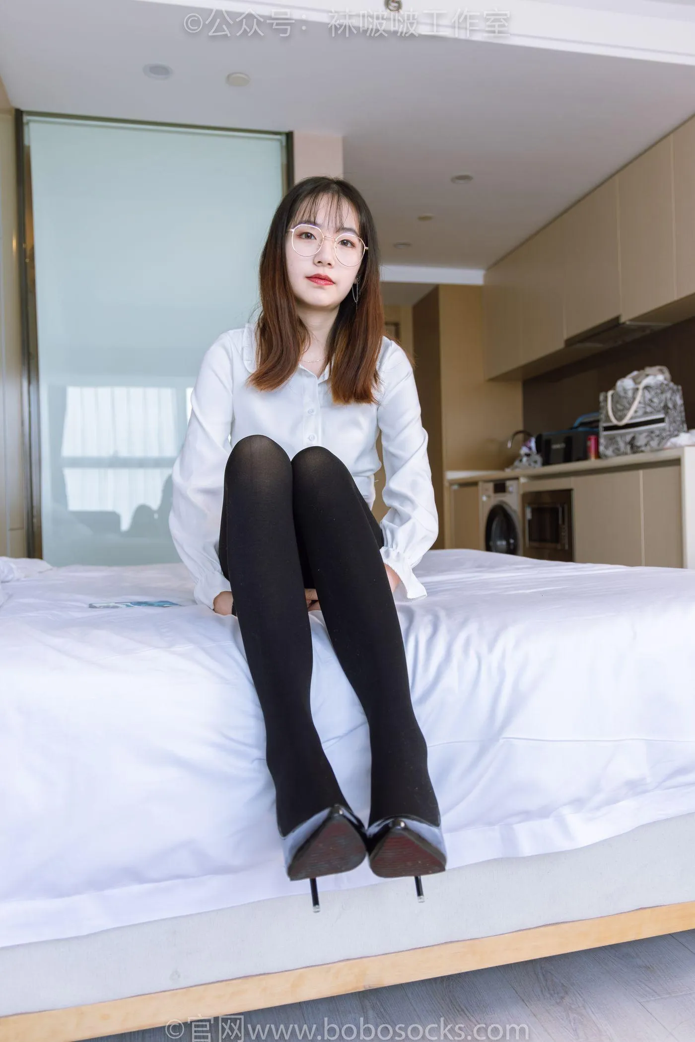 [BoBoSocks袜啵啵]NO.090 小甜豆-高跟鞋、厚黑丝 [140P]插图4